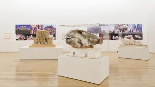 Exploring Iconic Architectural Wonders: Gehry's Visual Legacy | rebound adalah dalam bola basket, go