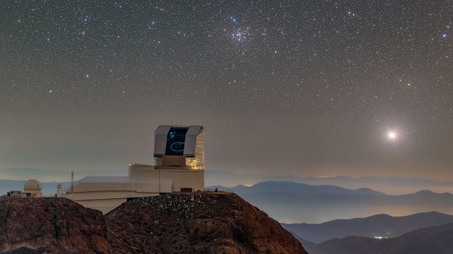 Exploring the Night Sky's Wonders Through Stunning Wallpapers