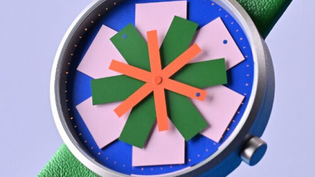 Captivating Kinetic Designs for Your Screen: Time in Motion