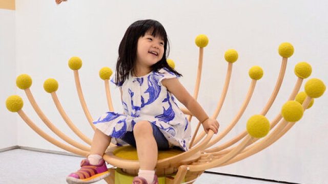 Captivating Wooden Sculptures: A Touch of Playfulness
