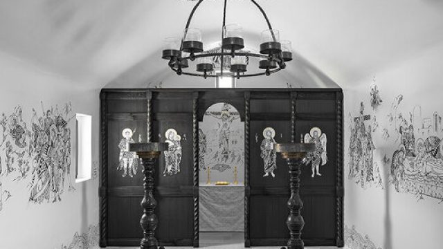 Exploring Monochrome Elegance: Black and White Wallpaper Trends