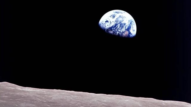 Capturing the Essence of Earthrise: A Celestial Wallpaper Journey