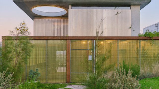 Embracing Nature: Inspiring Wallpaper Designs for Modern Spaces