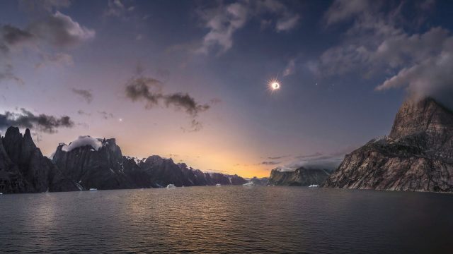 Eclipsed Beauty: The Allure of Arctic Scenery in Wallpaper Form