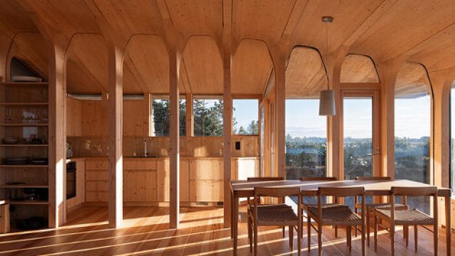 Reviving Viking Heritage: A Timber Cabin on Norway's Coast