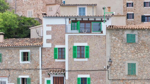 Photography: KOSMOS transforms mallorcan townhouse by giving old materials new r