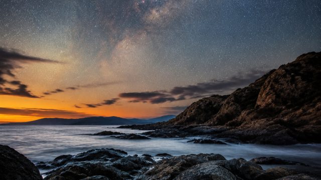 Celestial Harmony: A Stunning Wallpaper Experience