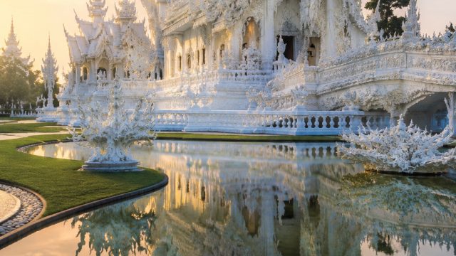 The Ethereal Beauty of White Temples: A Visual Escape