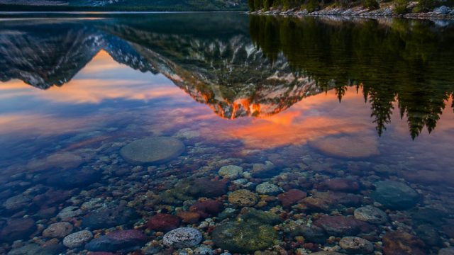 Capture the Essence: Stunning Visuals for Your Screen