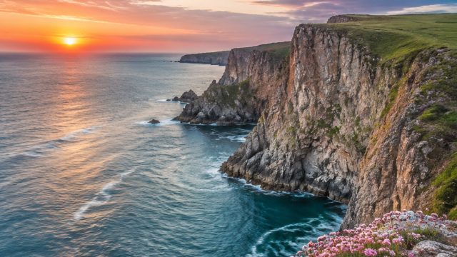Captivating Coastal Views: Your Perfect Wallpaper Destination