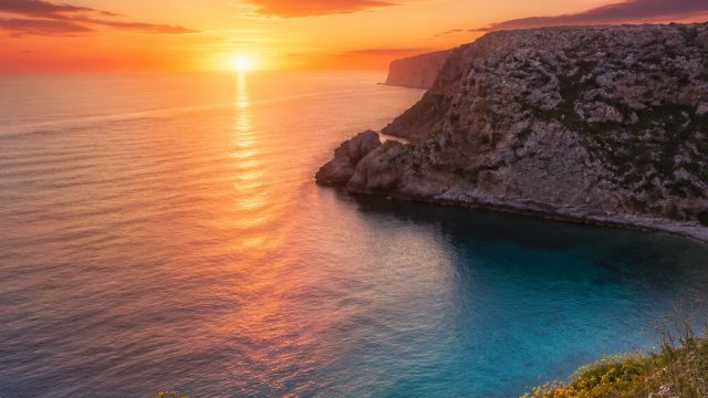Discover the Allure of Tranquil Landscape Wallpapers