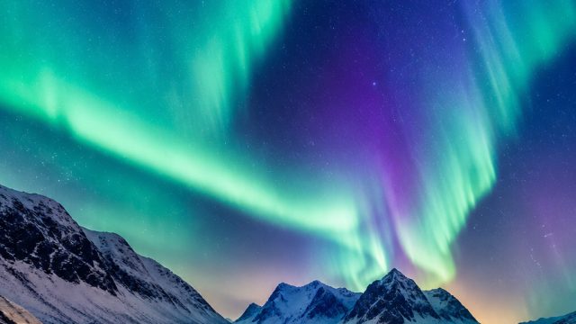 Capturing the Wonders of the Aurora: A Visual Journey