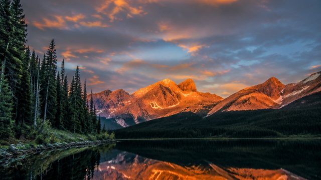 Serene Landscapes: Captivating Wallpaper Choices for Every Device