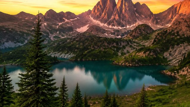 Serene Nature Scenes: The Perfect Wallpaper for Your Screens