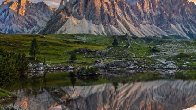 Captivating Natural Wonders: Elevate Your Screen with Inspiring Wallpaper