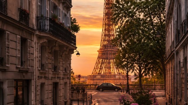 Captivating Urban Elegance: Paris Street Aesthetic Wallpapers