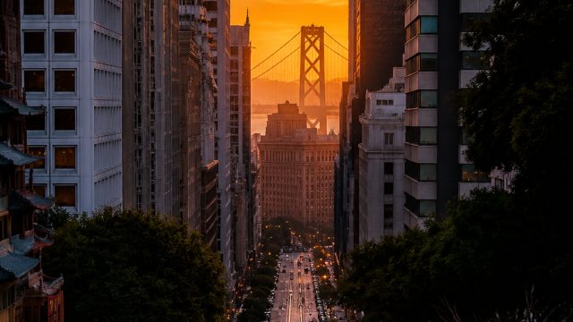 Captivating Urban Landscapes: A Visual Escape for Your Screens