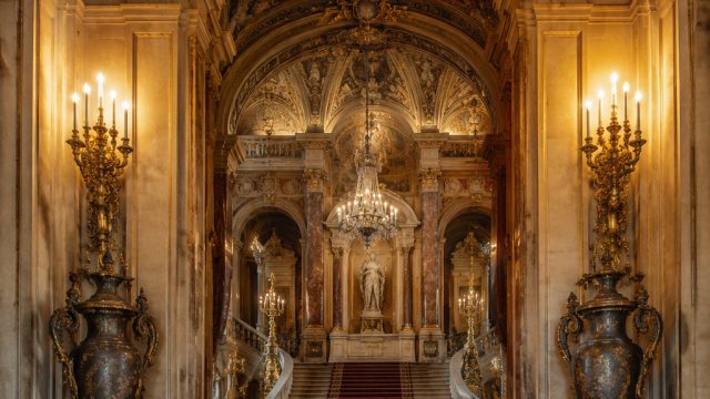 Timeless Elegance: Explore the Allure of Aristocratic Themes in Wallpapers
