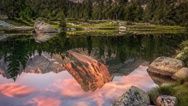 Capturing Nature's Serenity: Stunning Wallpaper Inspirations
