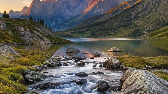 Captivating Nature: Explore Tranquil Landscapes for Your Screens