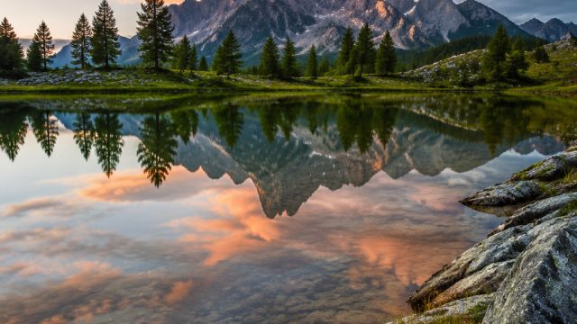 Stunning Visuals: Wallpaper Inspiration for Your Digital Space