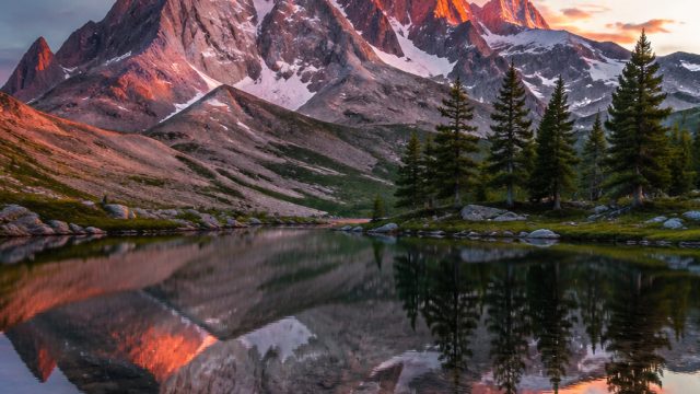 Explore Serene Landscapes: Perfect Backgrounds for Your Screens