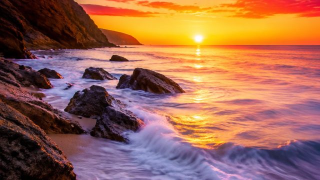 Embrace Serenity: Stunning Coastal Wallpapers for Every Screen