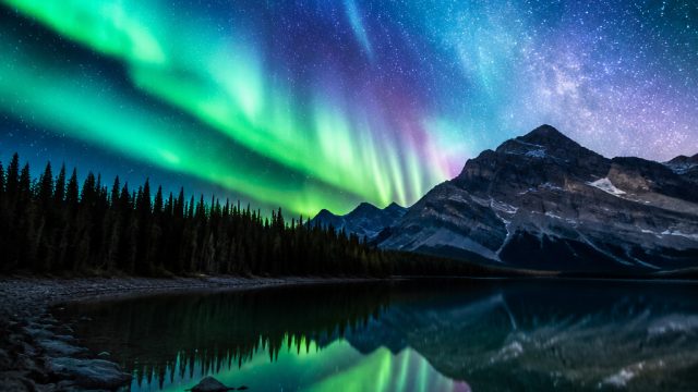 Captivating Night Skies: A Visual Symphony for Your Screen