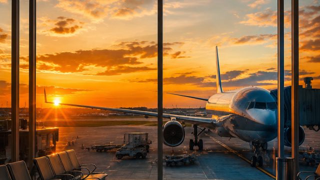 Captivating Airport Views: Perfect Wallpapers for Every Screen
