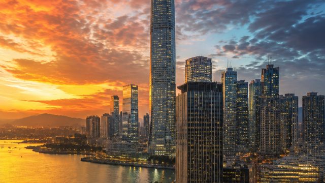 Captivating Urban Landscapes for Your Screen: A Visual Escape
