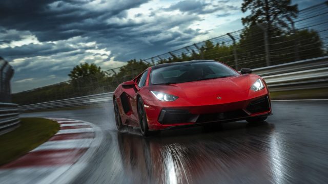 Dynamic Racing Wallpapers to Energize Your Screen