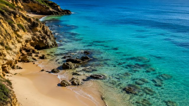 Breathtaking Beach Views: Perfect Wallpapers for Your Screen