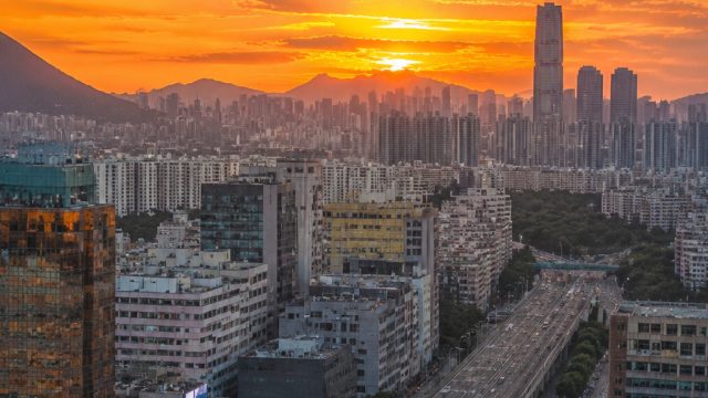 Emotional Farewell: Capturing Kwun Tong's Transformative Essence