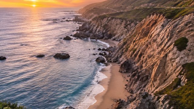Captivating Coastal Views: Stunning Wallpapers to Brighten Your Screen