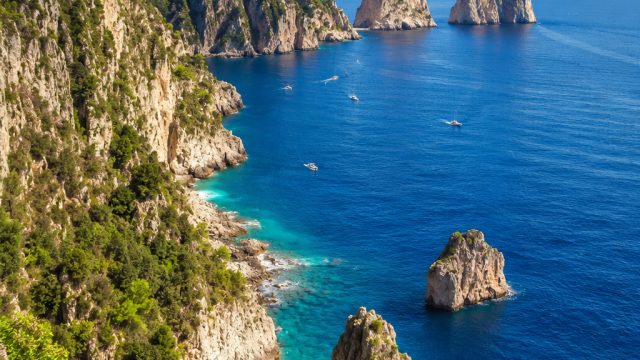 Vibrant Mediterranean Landscapes: Perfect Wallpaper for Every Screen