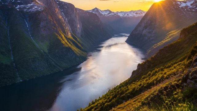 Captivating Fjord Landscapes: Your Next Favorite Wallpaper