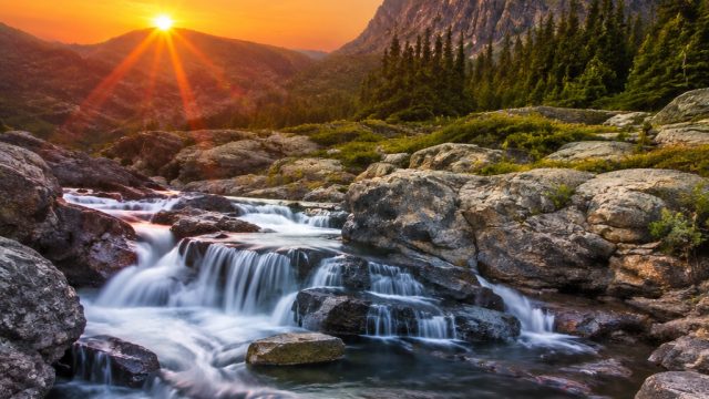 Tranquil Nature Scenes: Serene Wallpapers for Every Screen