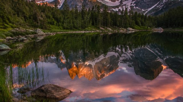 Explore the Serenity of Nature: Perfect Wallpapers for Every Screen