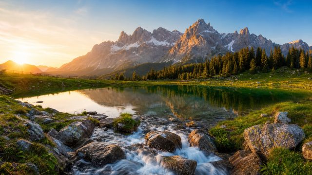 Captivating Nature: Transform Your Screen with Serene Landscapes