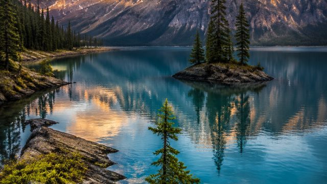 Captivating Serene Landscapes for Your Digital Space