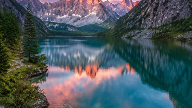 Serenity in Nature: Captivating Wallpapers for Your Digital Devices