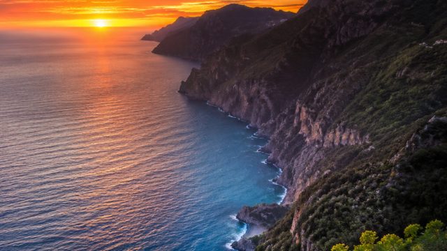 Captivating Travel Wallpaper: Stunning Views for Every Screen