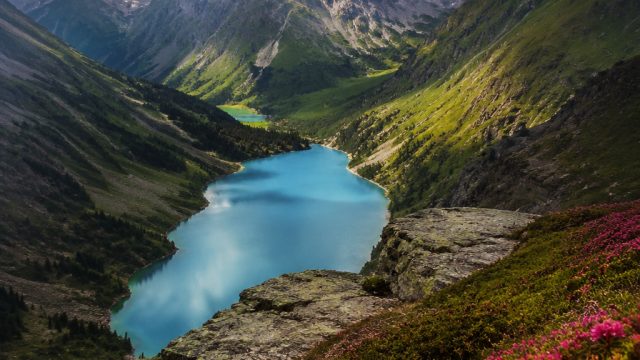 Embrace Nature's Beauty with Stunning Landscape Wallpapers