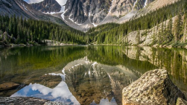 Captivating Landscapes: The Allure of Nature-Inspired Wallpapers