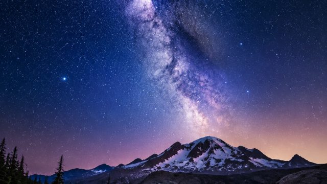 Explore the Cosmic Beauty of Starry Night Wallpapers