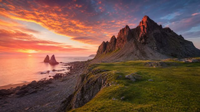 Captivating Landscapes: Transform Your Screen with Nature's Art