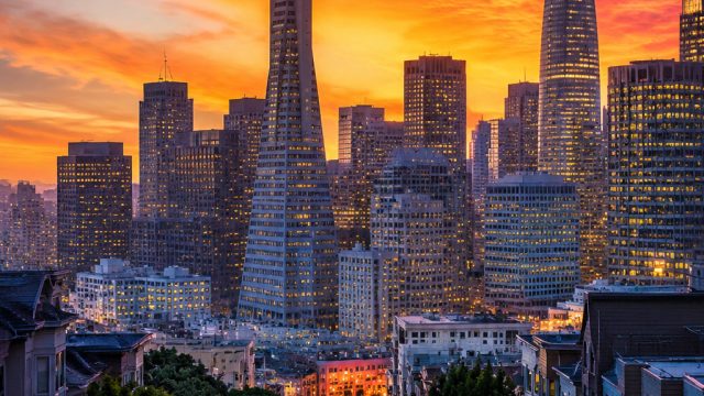 Vibrant Urban Landscapes: Artistic Wallpapers for Your Devices