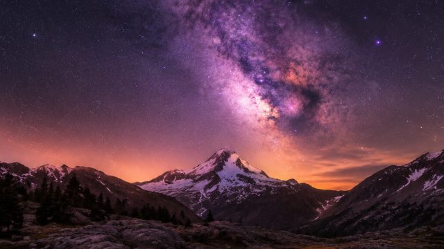 Celestial Wonders: Captivating Night Sky Wallpaper Gallery