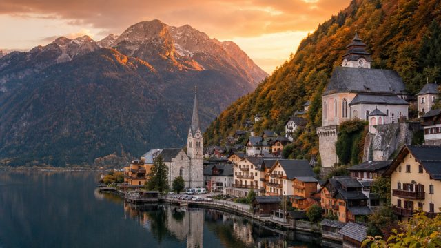 Enchanting Wallpapers: Transform Your Screen with Timeless Beauty