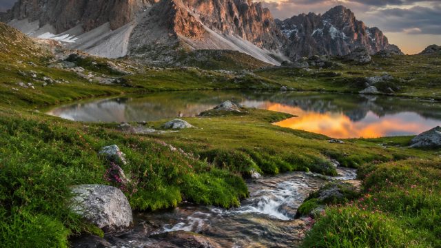 Dynamic Landscapes: Captivating Wall Art for Your Screen